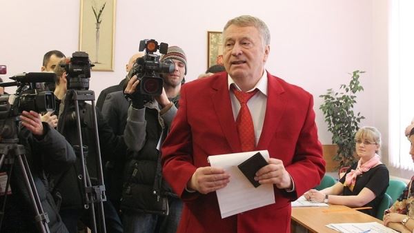 На аукционе «Литфонда» продали пиджак Жириновского за 280 тыс. рублей<br />
